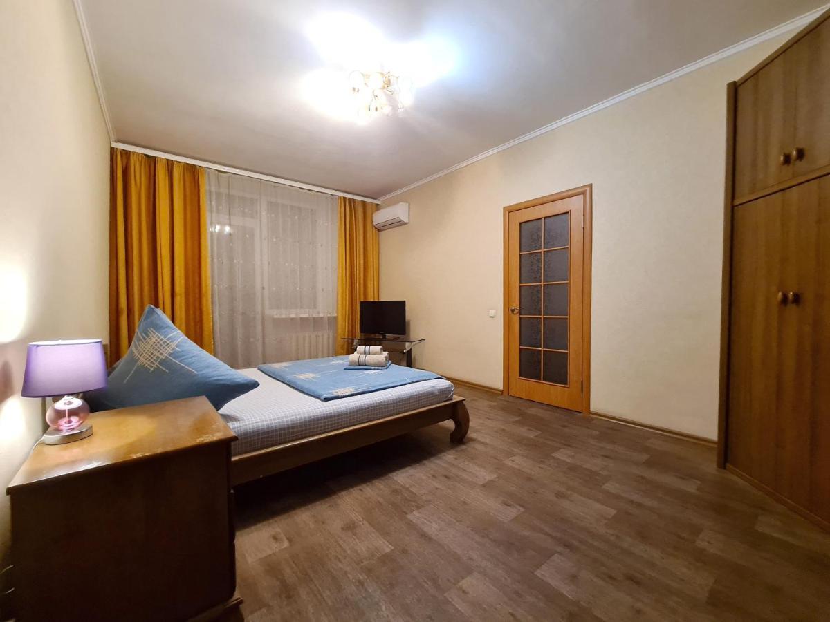 1-Room Luxury Apartment On Sobornyi Avenue 170-V, By Grandhome Zaporizhia Luaran gambar